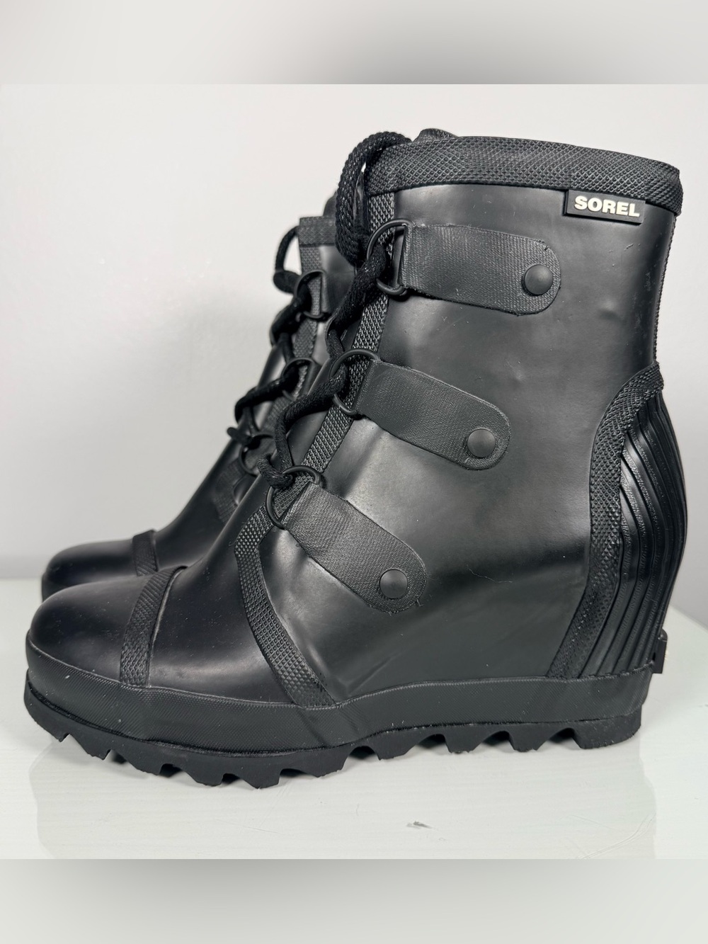 Sorel Joan Rain Wedge Gloss Black Waterproof Laced Boots Womens 8 Ankle Rubber